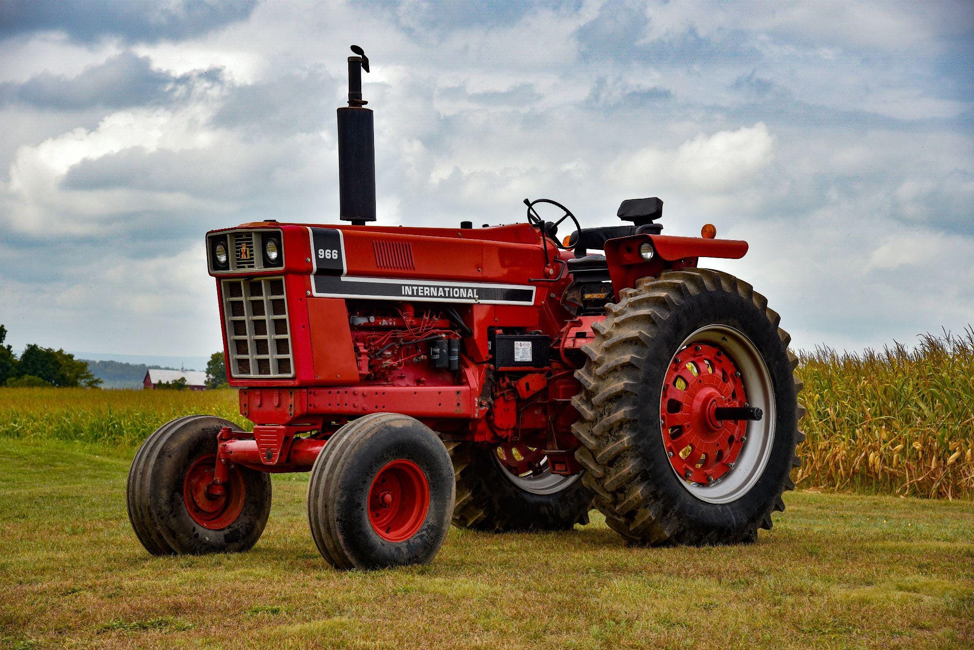 Main image International Harvester 966