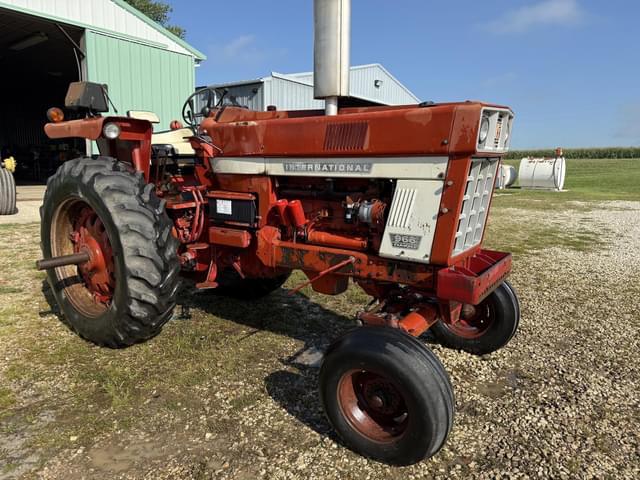 Image of International Harvester 966 equipment image 2