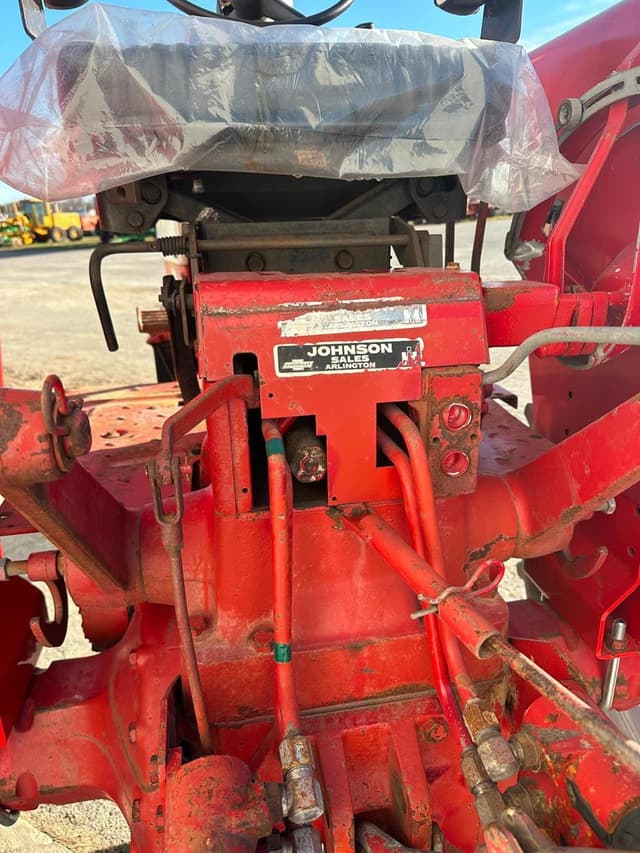 Image of International Harvester 966 equipment image 4