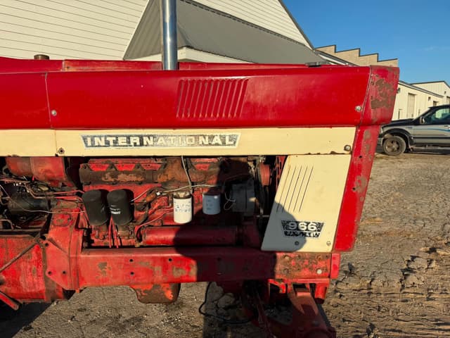 Image of International Harvester 966 equipment image 2