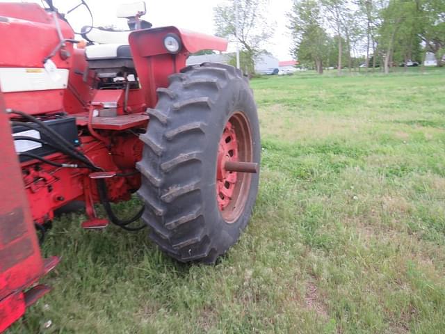 Image of International Harvester 966 equipment image 2