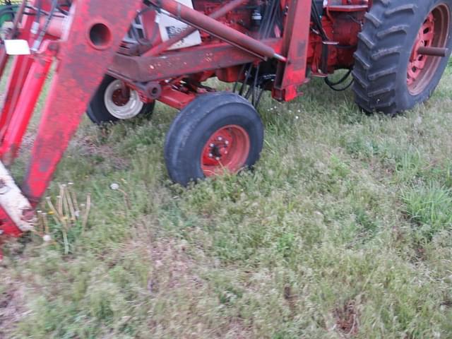 Image of International Harvester 966 equipment image 1