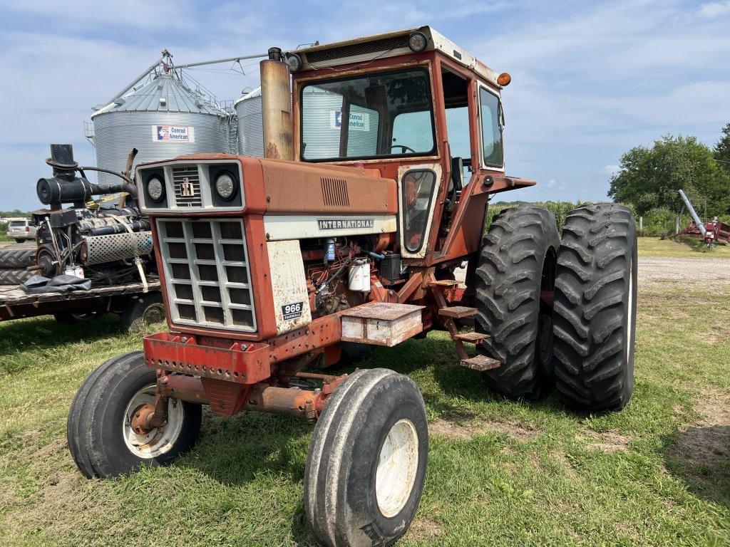 Image of International Harvester 966 Image 1