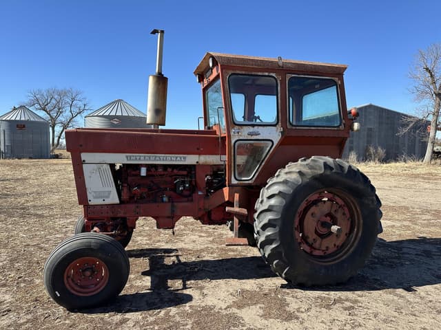 Image of International Harvester 966 equipment image 1