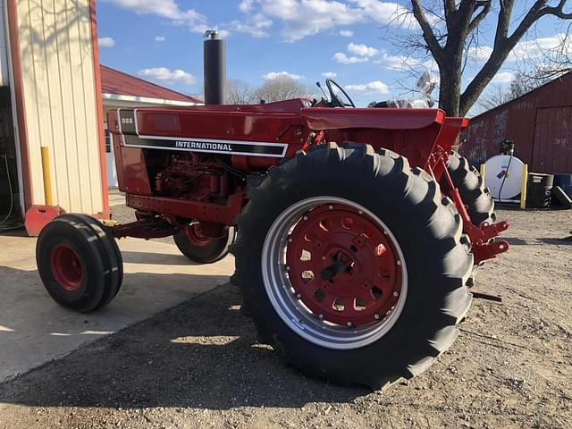 Image of International Harvester 966 equipment image 1