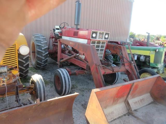 Image of International Harvester 966 equipment image 1