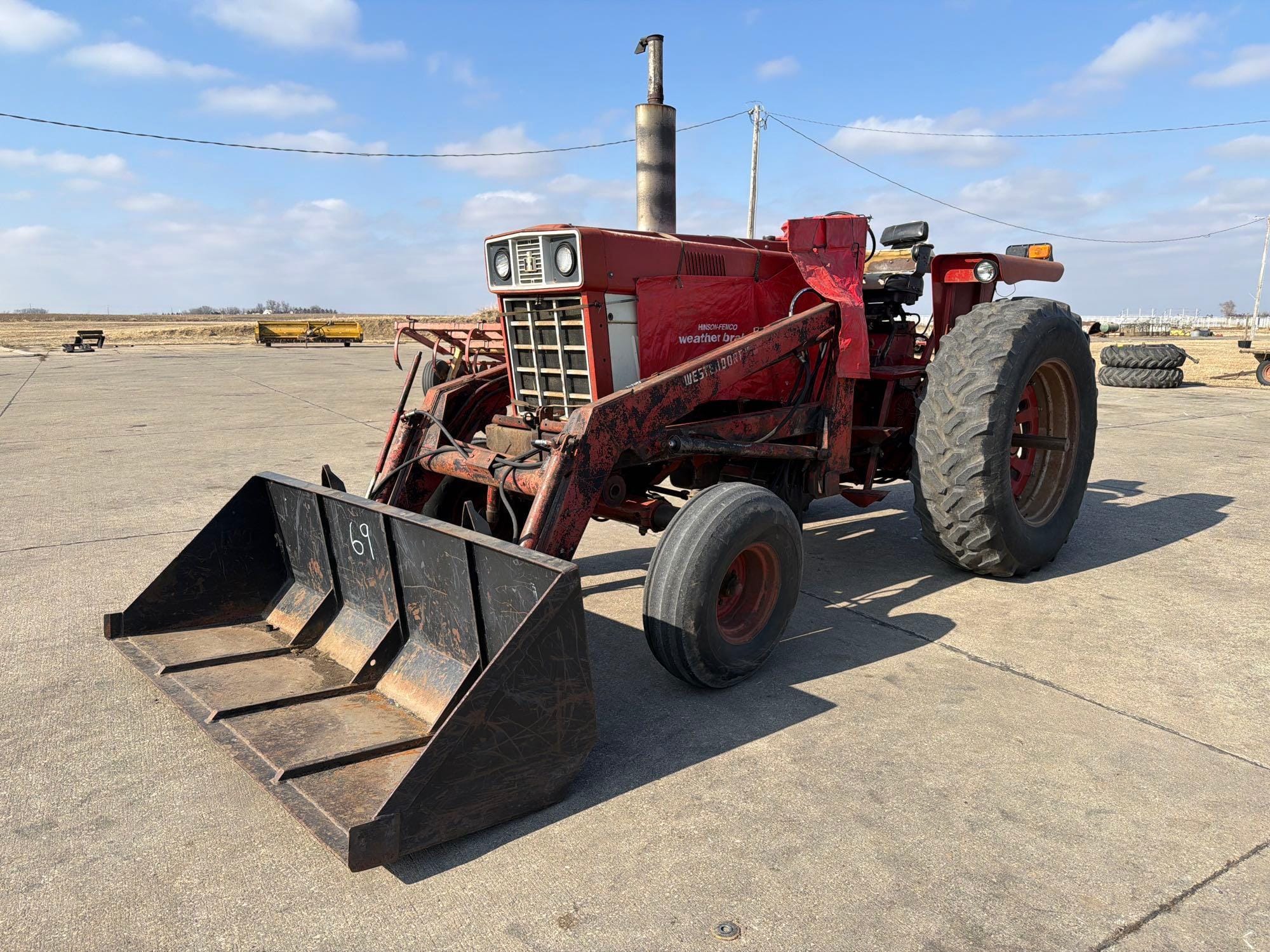 International Harvester 966 Equipment Image0