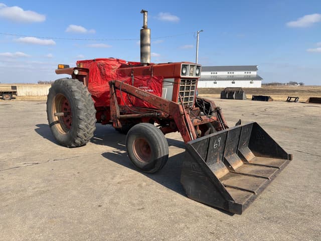 Image of International Harvester 966 equipment image 2