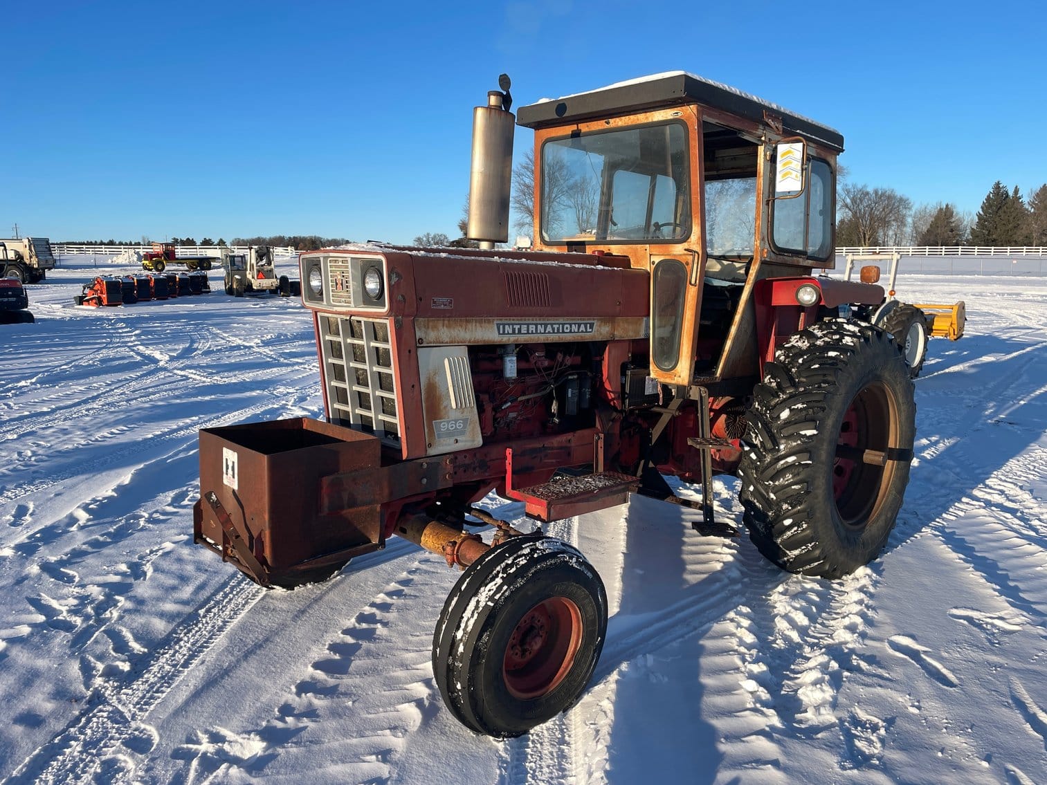 International Harvester 966 Equipment Image0