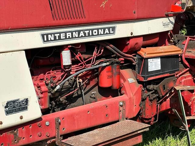 Image of International Harvester 966 equipment image 3