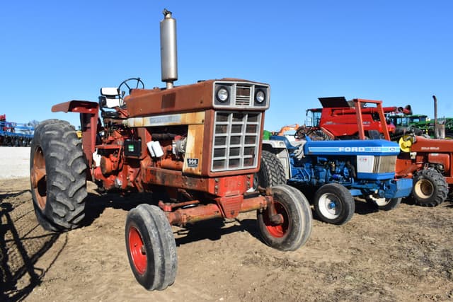 Image of International Harvester 966 equipment image 2