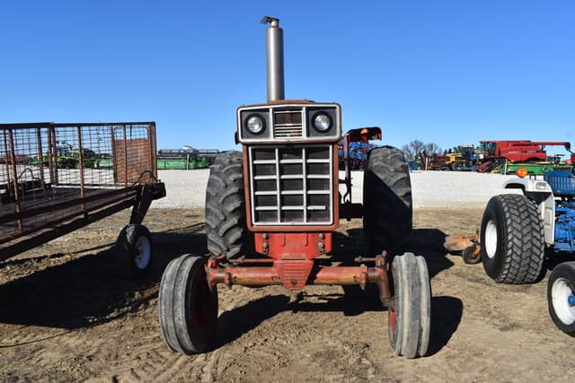 Image of International Harvester 966 equipment image 1