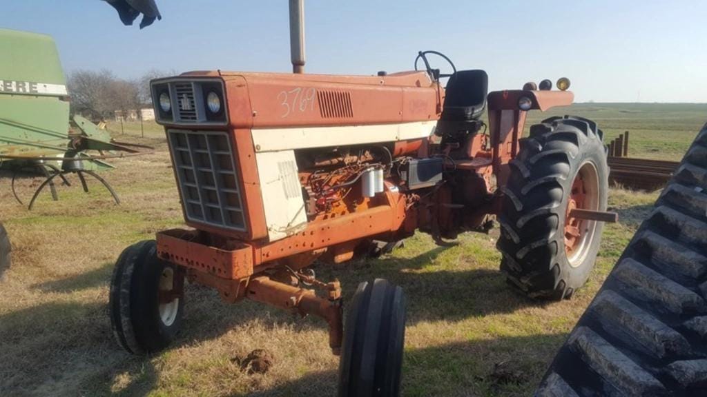 Main image International Harvester 966