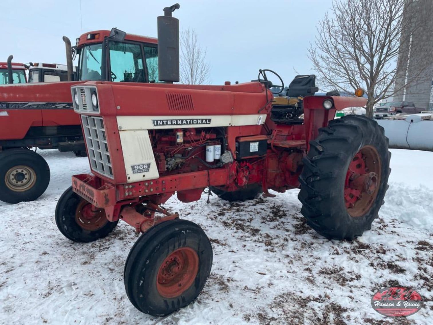 International Harvester 966 Equipment Image0