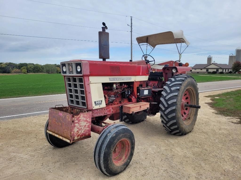 Main image International Harvester 966