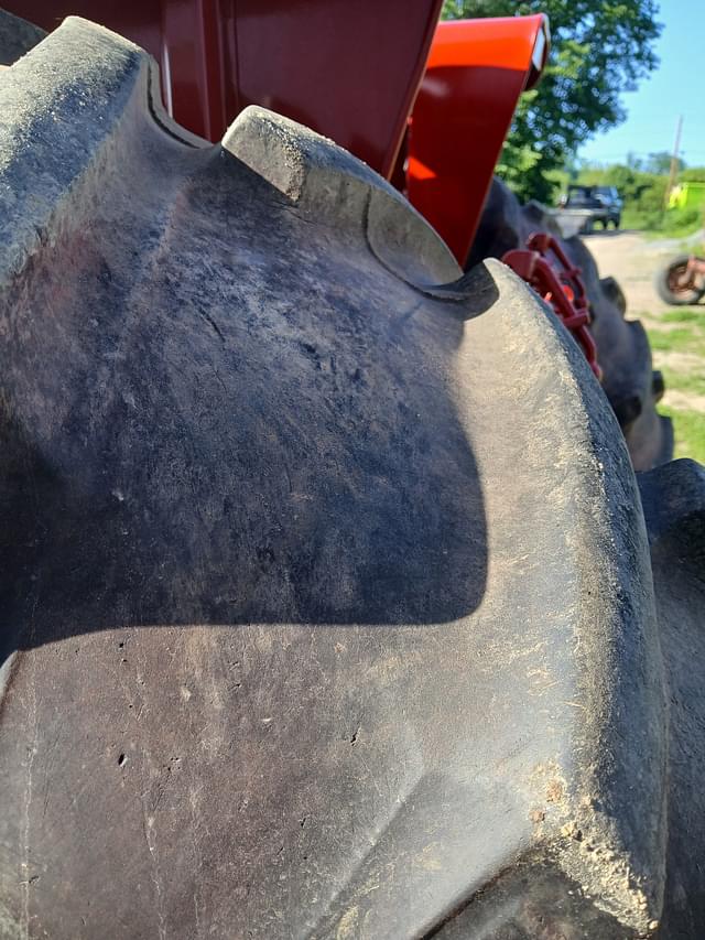 Image of International Harvester 966 equipment image 4