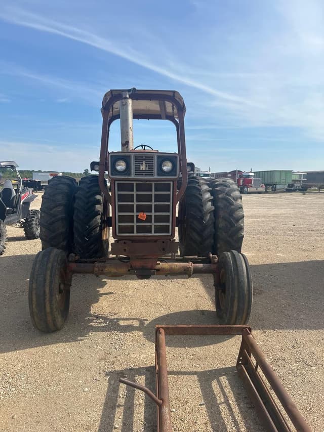 Image of International Harvester 966 equipment image 1