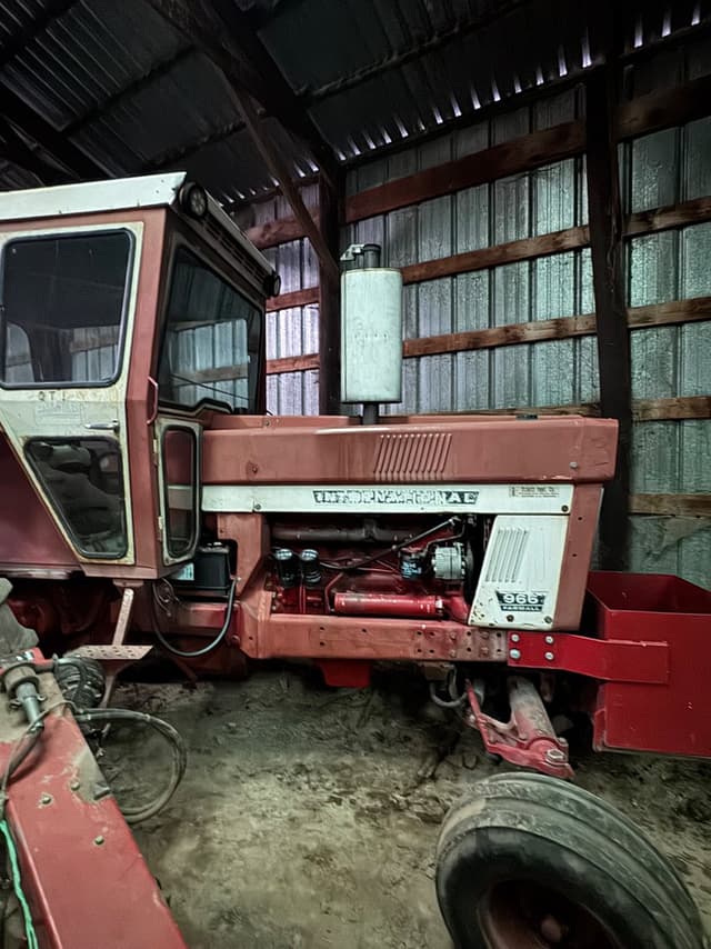 Image of International Harvester 966 equipment image 4