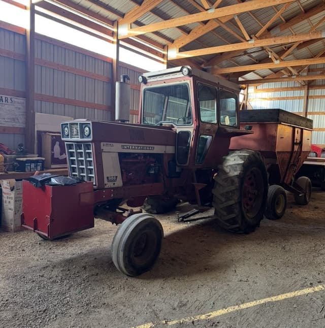 Image of International Harvester 966 equipment image 1