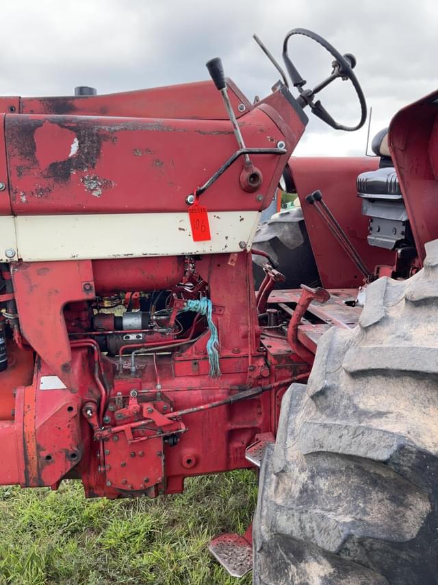 Image of International Harvester 966 equipment image 4