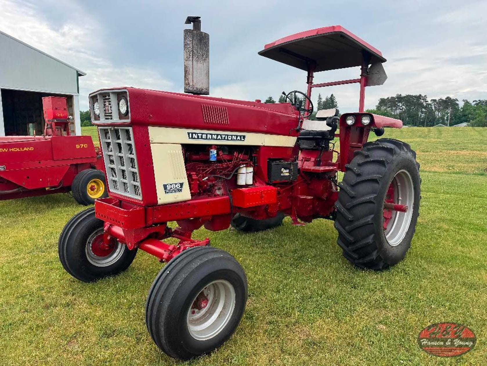 International Harvester 966 Equipment Image0