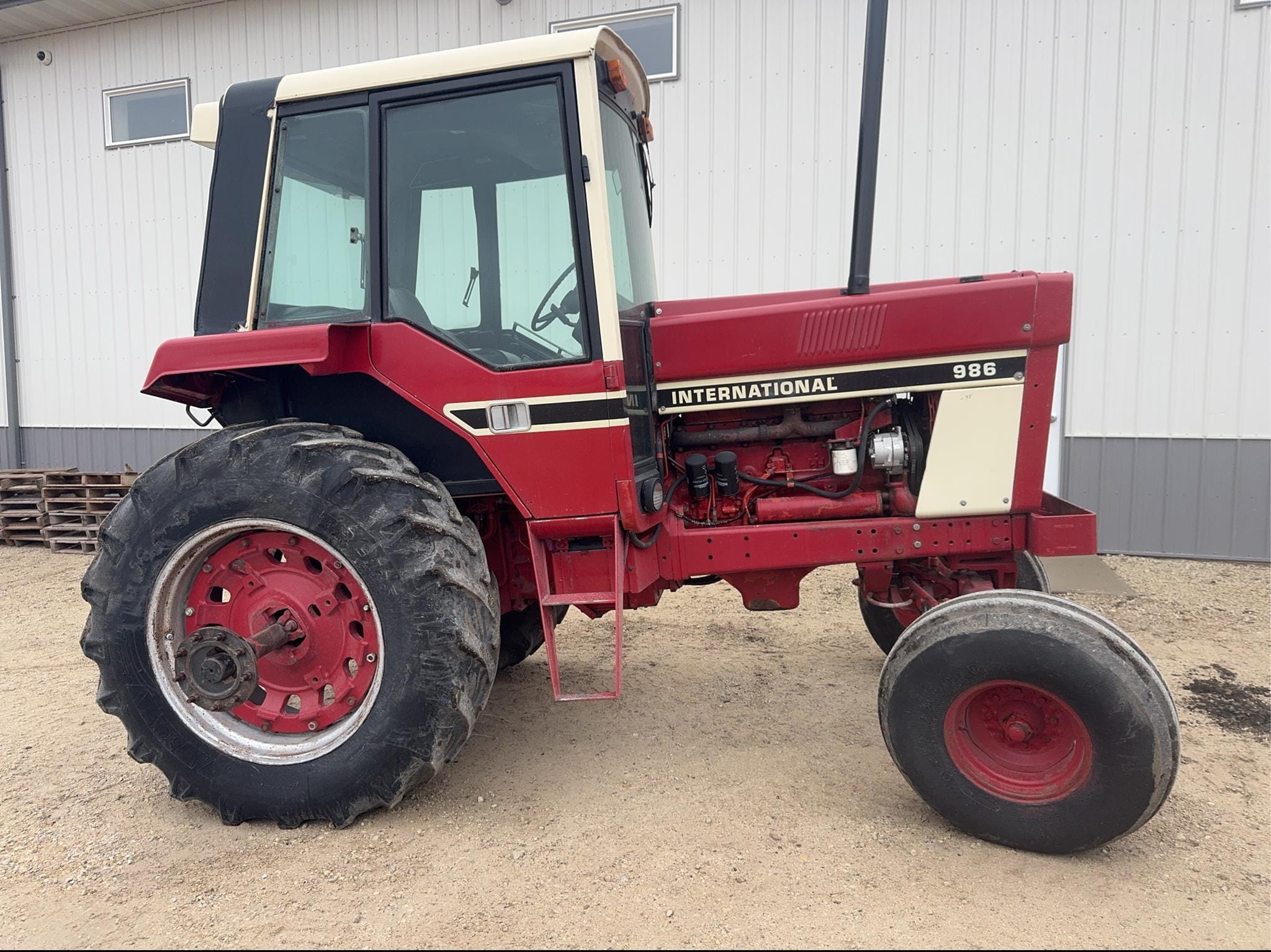 International Harvester 986 Equipment Image0