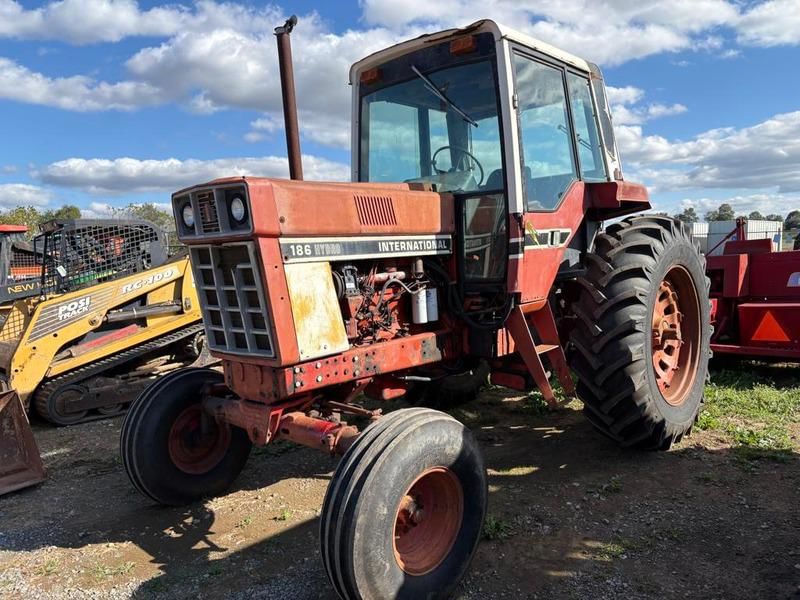 International Harvester 986 Equipment Image0