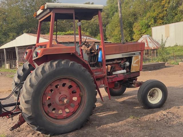 Image of International Harvester 986 equipment image 2