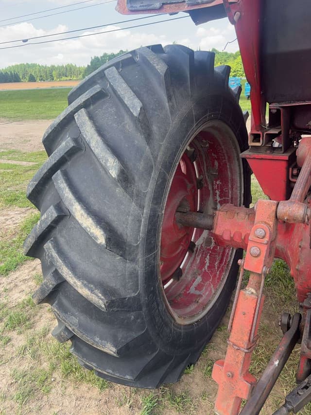 Image of International Harvester 986 equipment image 4