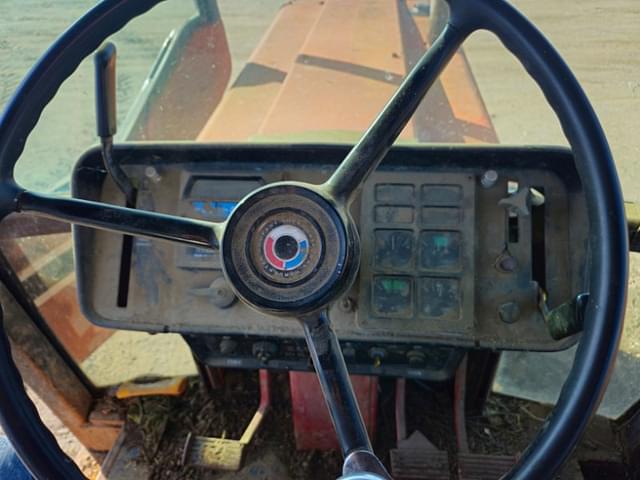 Image of International Harvester 986 equipment image 4