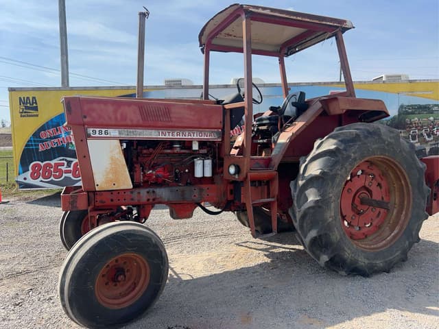 Image of International Harvester 986 equipment image 2