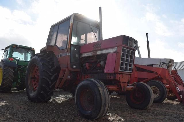 Image of International Harvester 986 equipment image 3