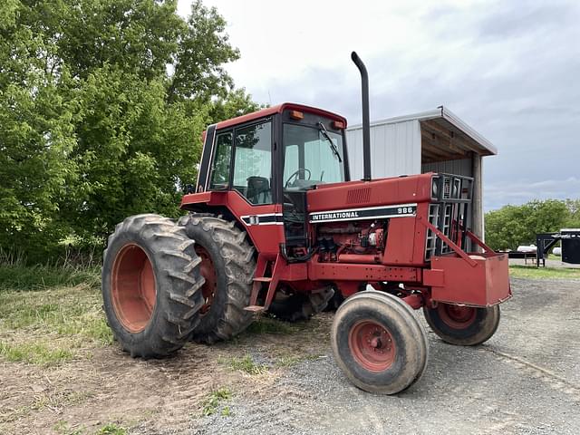 Image of International Harvester 986 equipment image 2