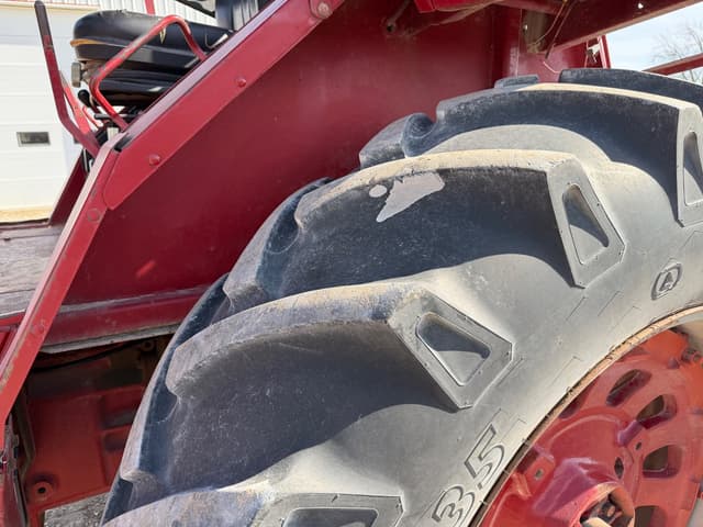 Image of International Harvester 986 equipment image 4