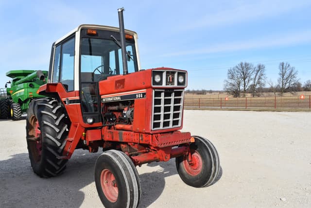 Image of International Harvester 986 equipment image 2
