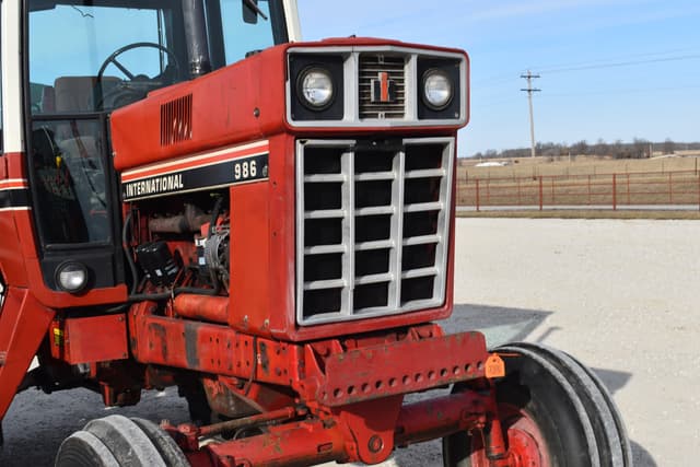 Image of International Harvester 986 equipment image 3