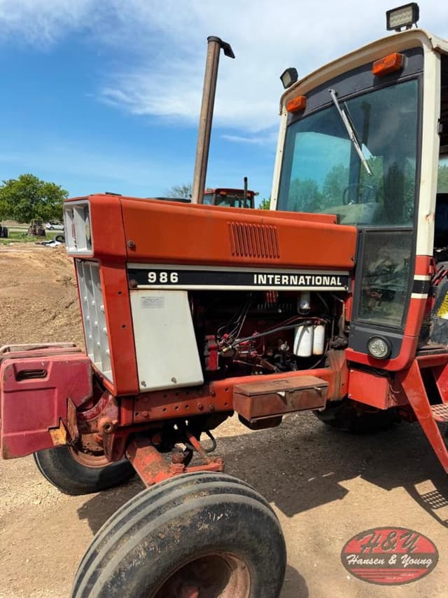 Image of International Harvester 986 equipment image 1