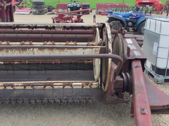 Image of International Harvester 990 equipment image 2