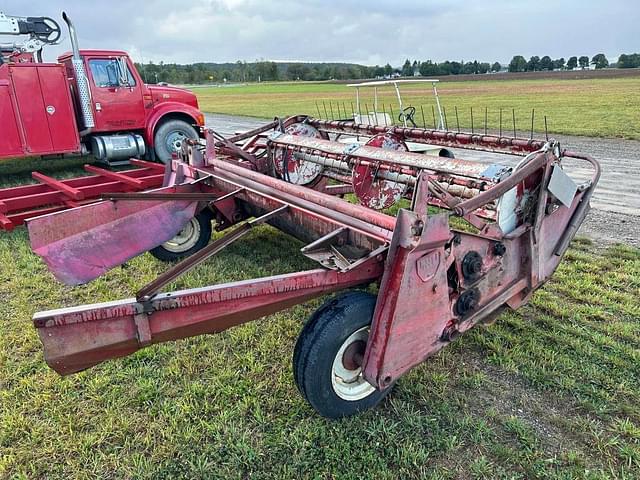 Image of International Harvester 990 equipment image 2