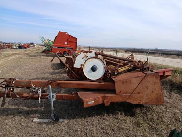 Image of International Harvester 990 equipment image 1