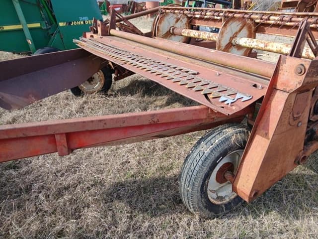 Image of International Harvester 990 equipment image 3