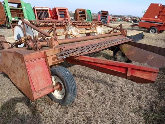 Image of International Harvester 990 equipment image 2