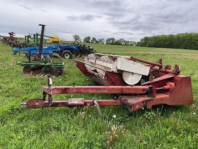 Image of International Harvester 990 equipment image 2