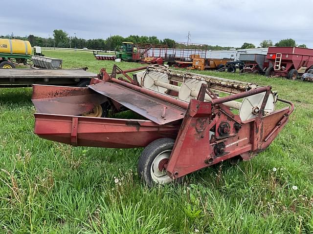 Image of International Harvester 990 equipment image 1