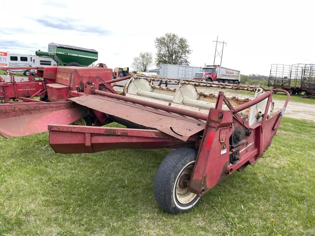 Image of International Harvester 990 equipment image 4