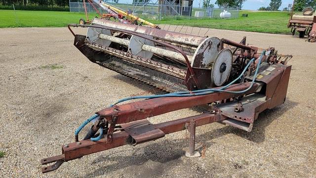 Image of International Harvester 990 equipment image 2