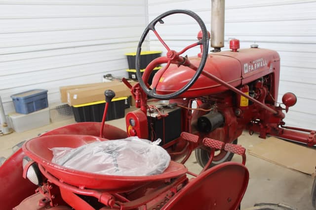 Image of Farmall A equipment image 4