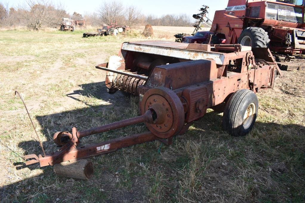 Main image International Harvester 440