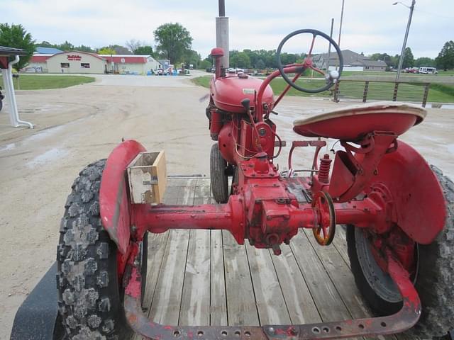 Image of Farmall B equipment image 3