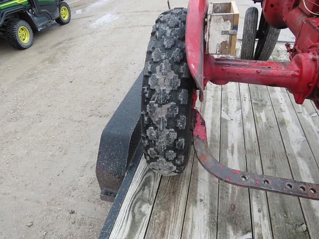 Image of Farmall B equipment image 4